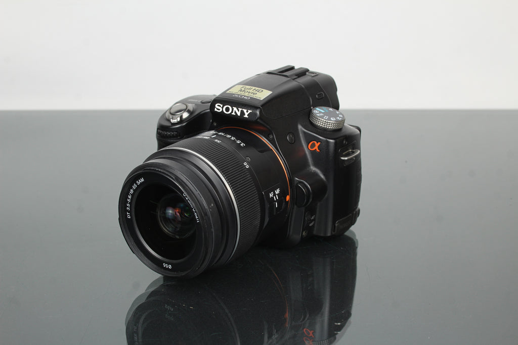 Sony SLT A33 + Sony DT 3.5-5.6/18-55 Lens