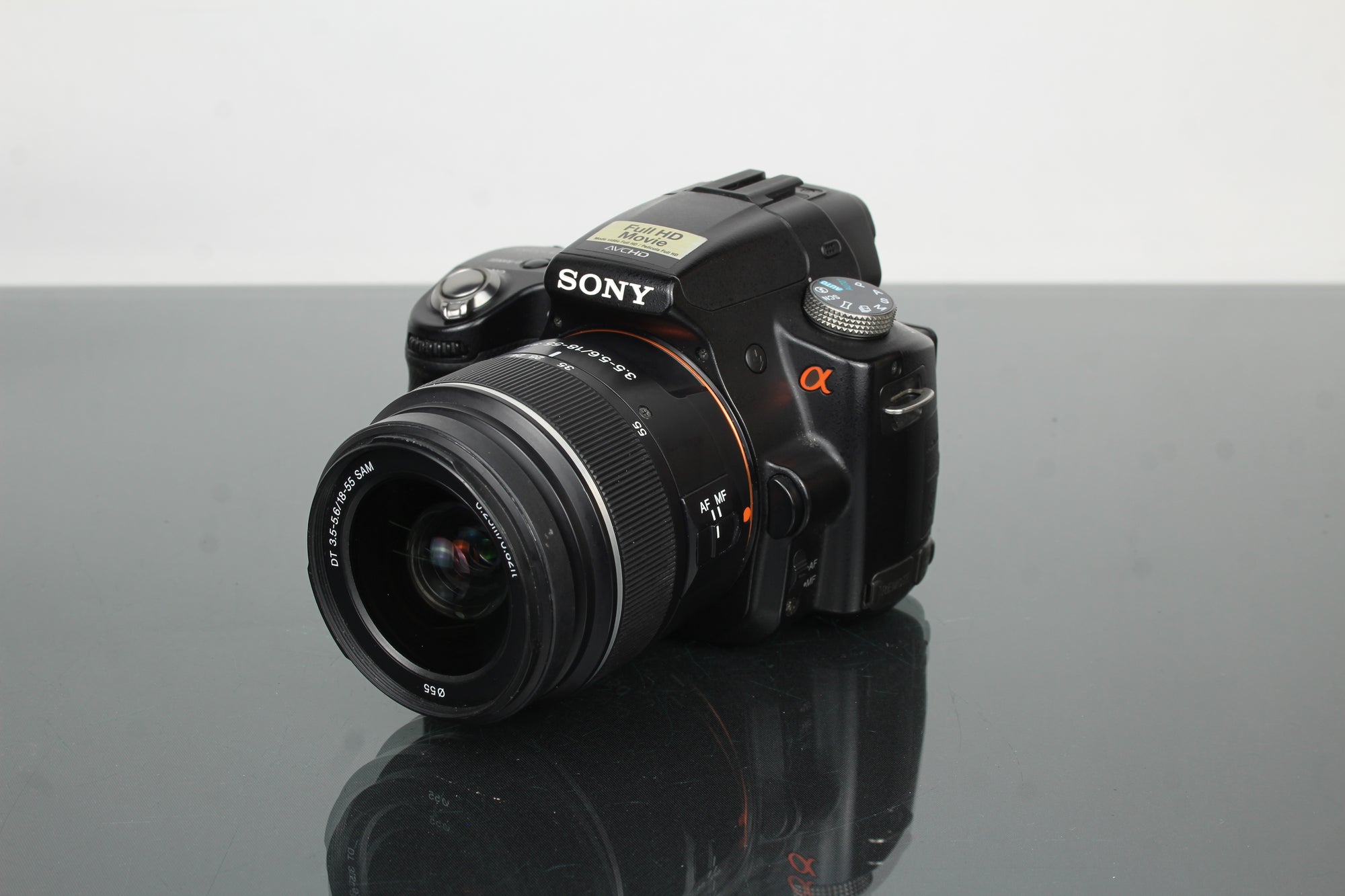 Sony SLT A33 + Sony DT 3.5-5.6/18-55 Lens