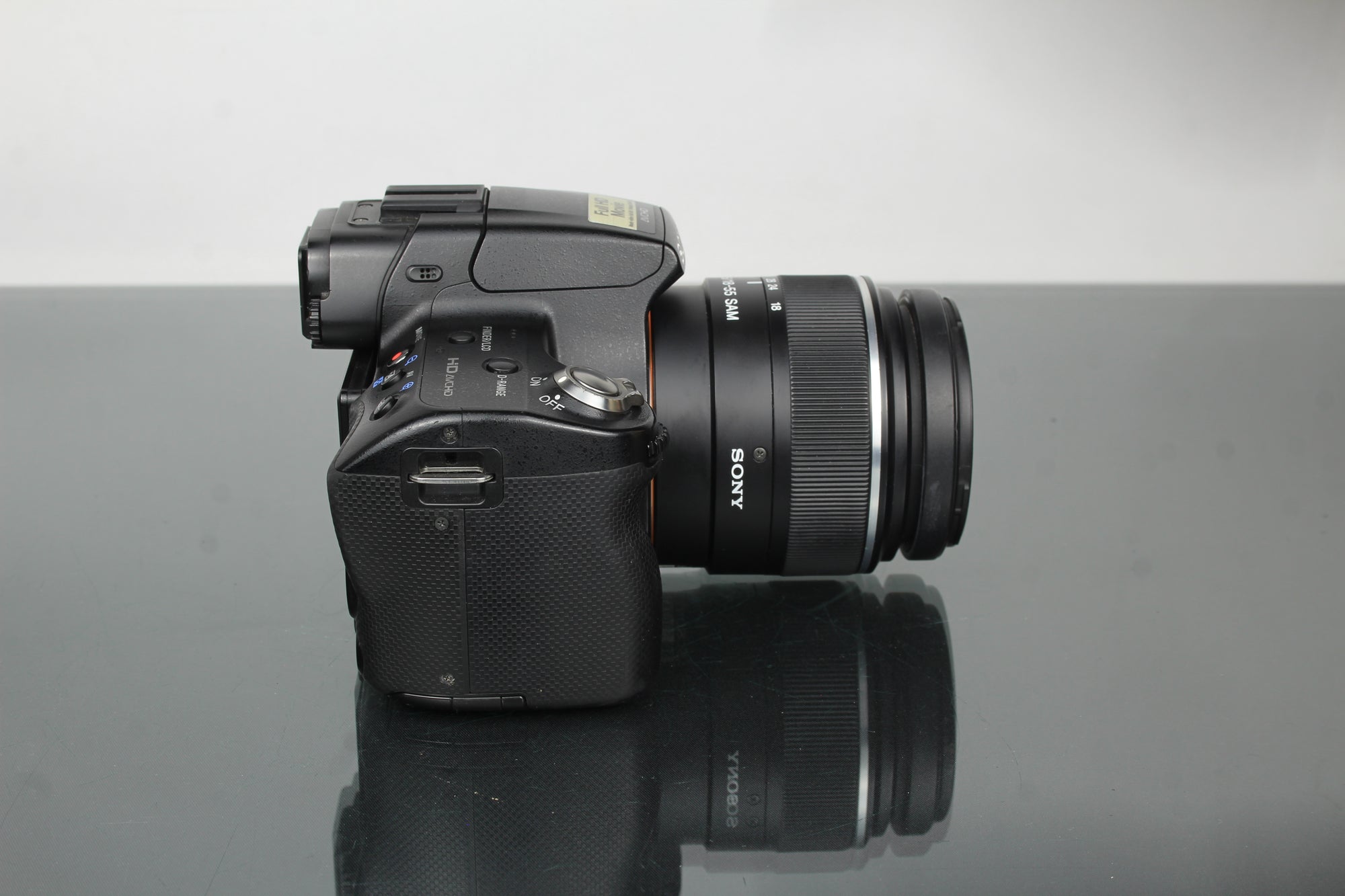 Sony SLT A33 + Sony DT 3.5-5.6/18-55 Lens
