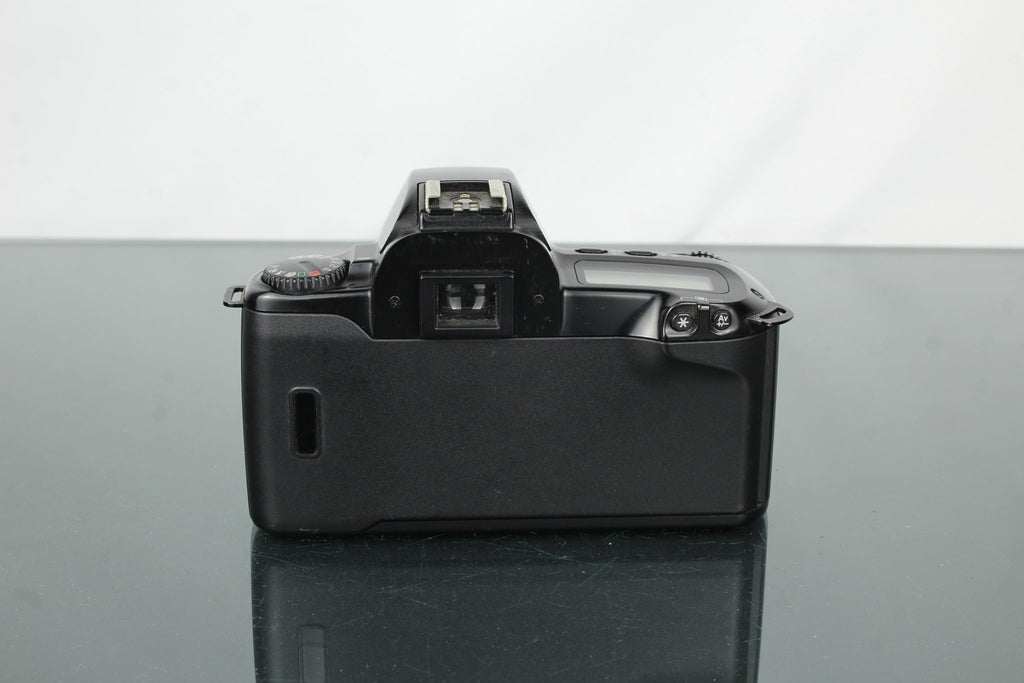 Canon EOS 500 - Dutch|Thrift