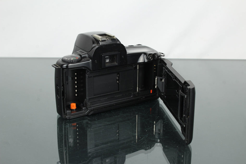 Canon EOS 500 - Dutch|Thrift