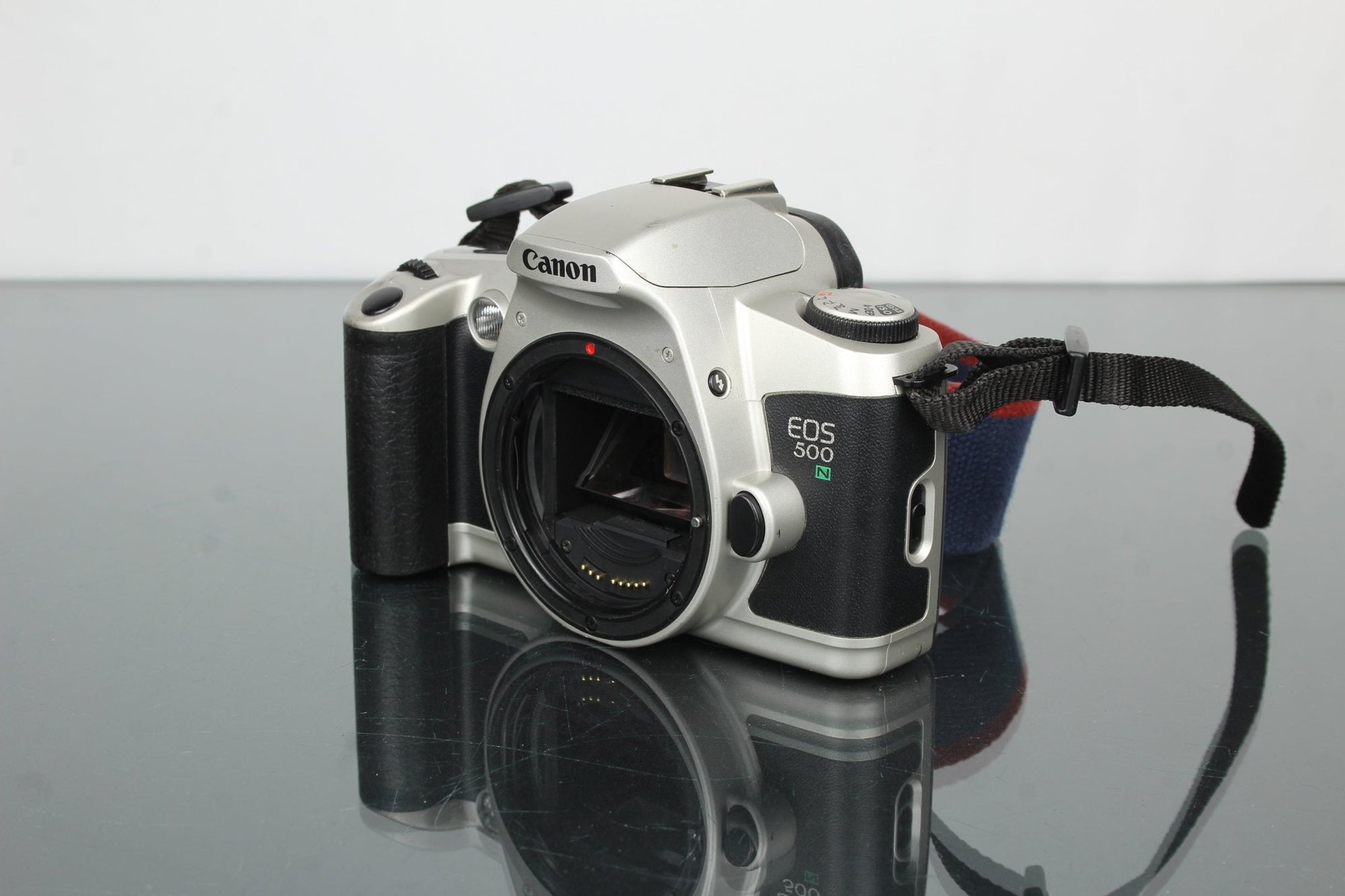 Canon EOS 500n - Dutch|Thrift