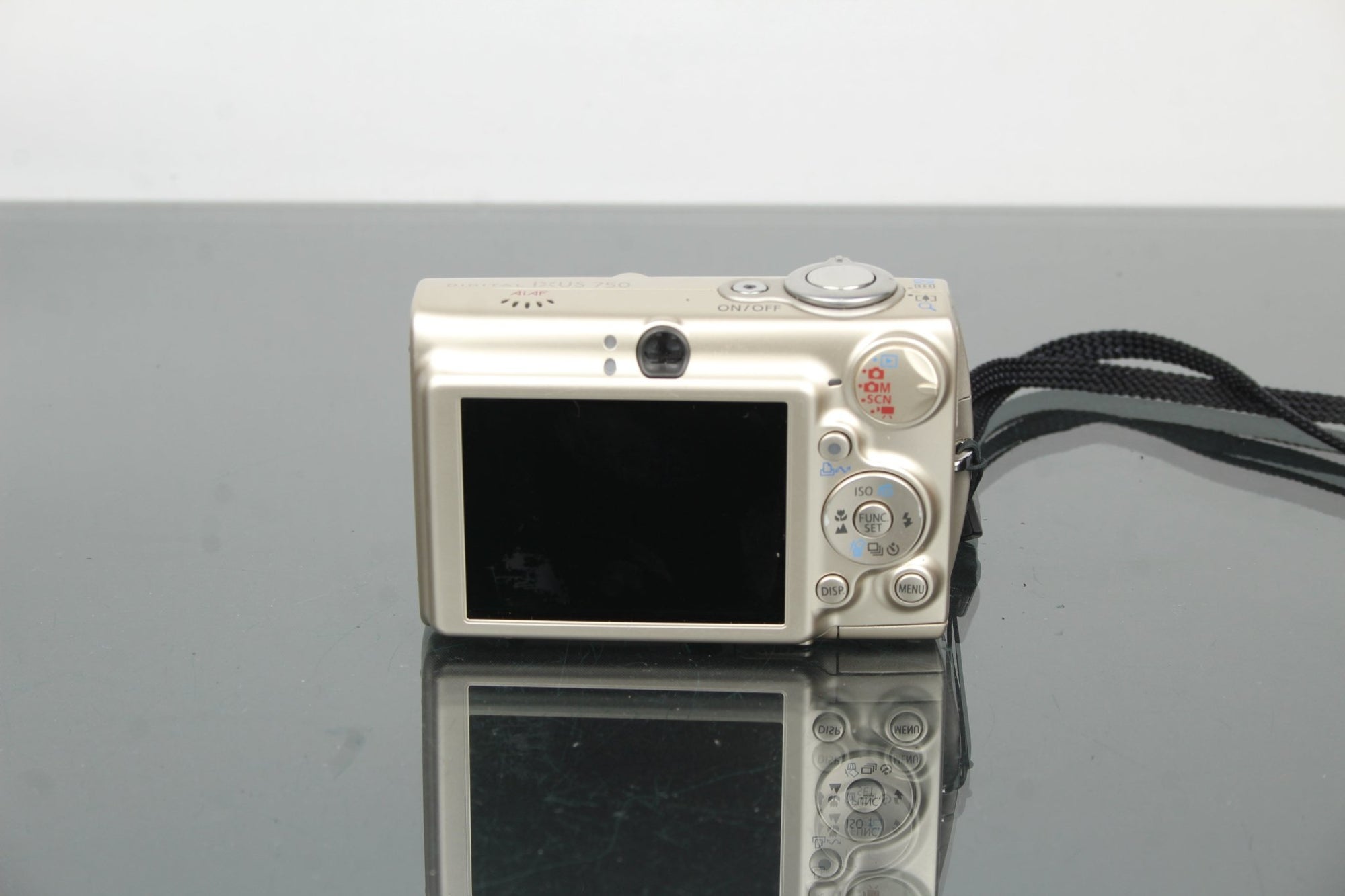 Canon Ixus 750 - Dutch|Thrift