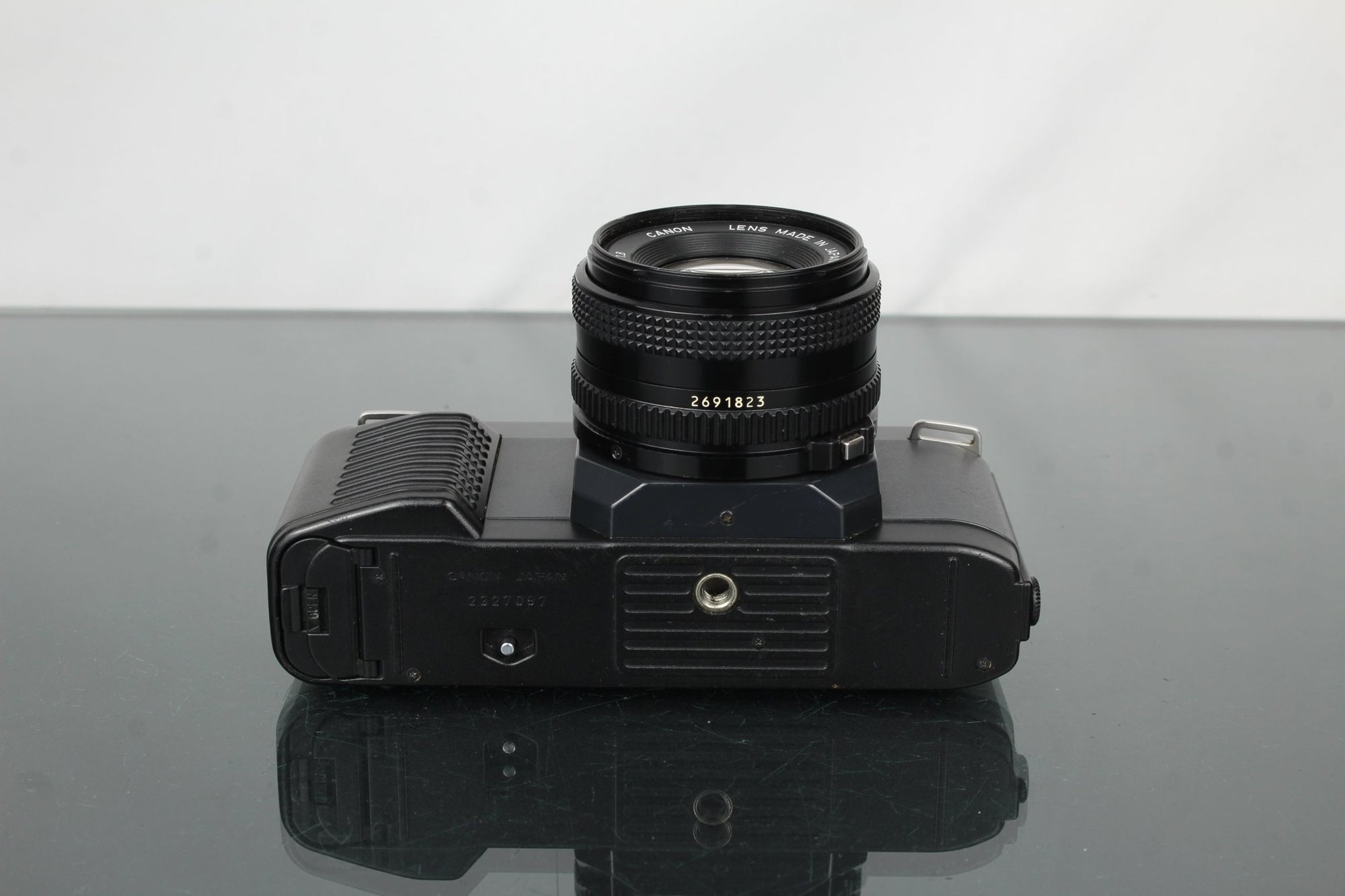Canon T50 + 50mm 1.8 Canon FD lens - Dutch|Thrift