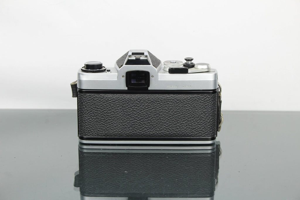 Chinon CX2 + Auto Chinon 55mm 1.7 lens - Dutch|Thrift