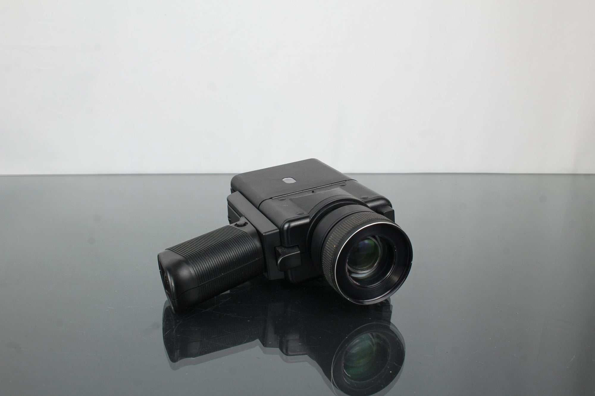 Eumig Super 8 - Dutch|Thrift