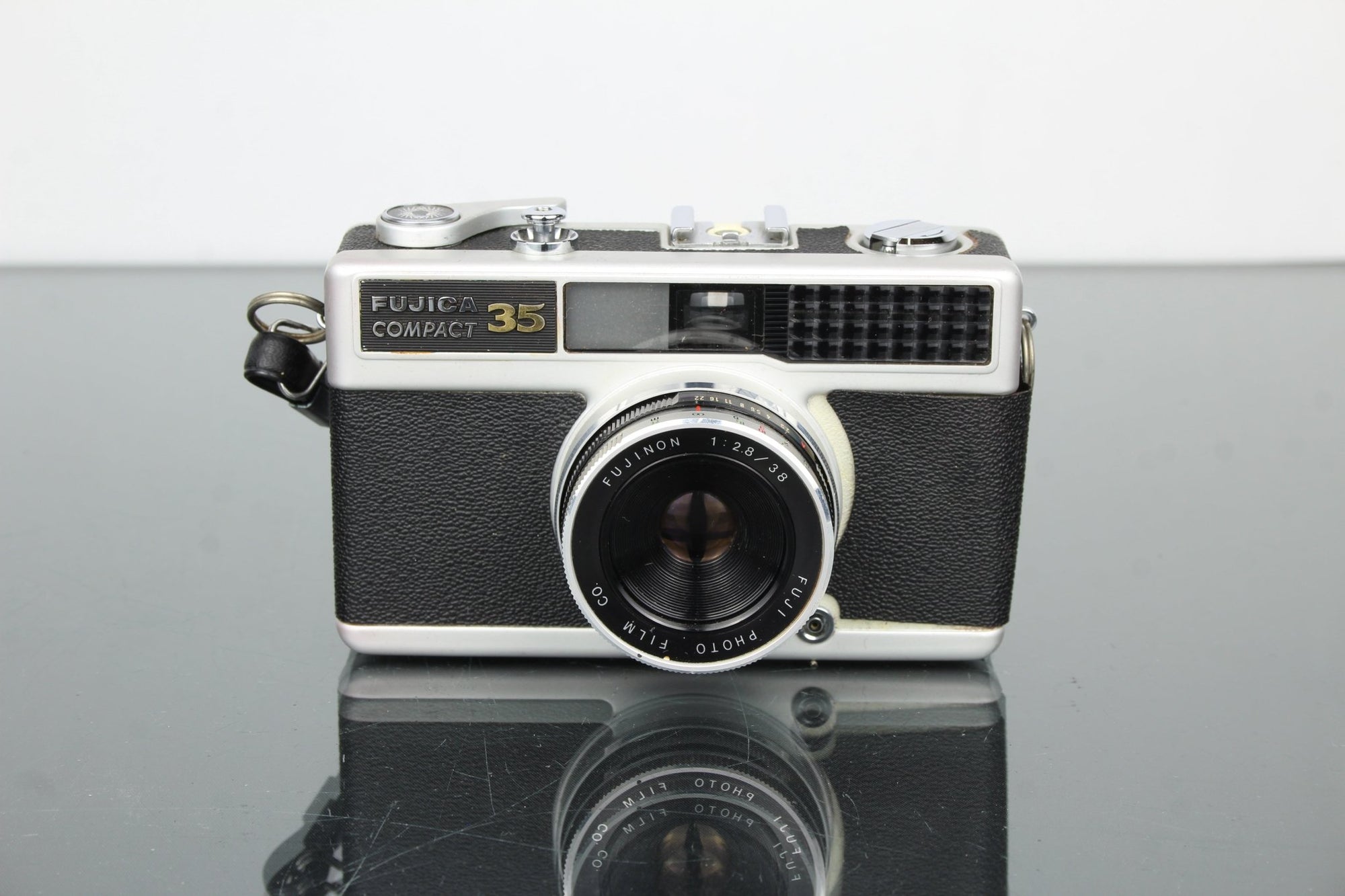Fujica Compact 35 - Dutch|Thrift