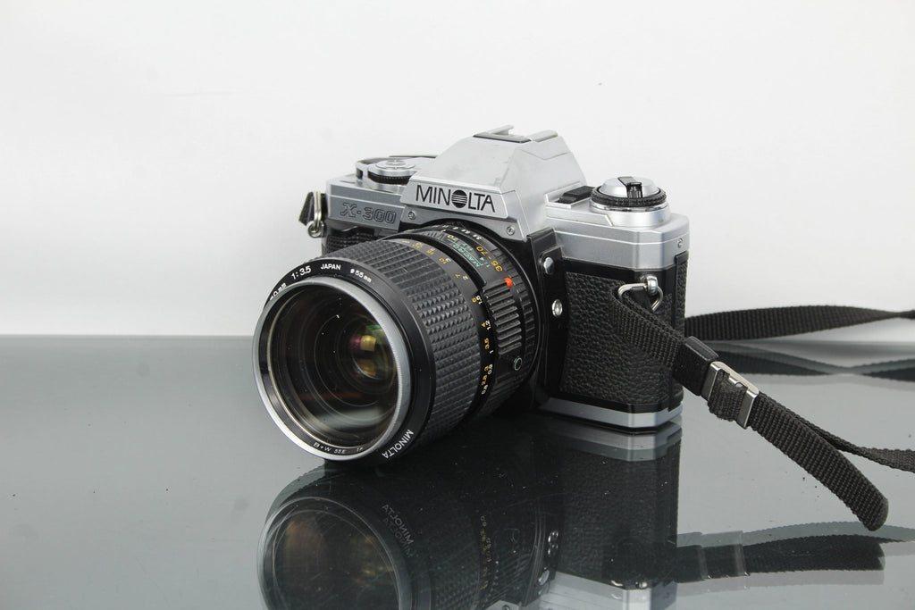 Minolta X - 300 + MD Zoom 35 - 70mm 1:3.5 - Dutch|Thrift