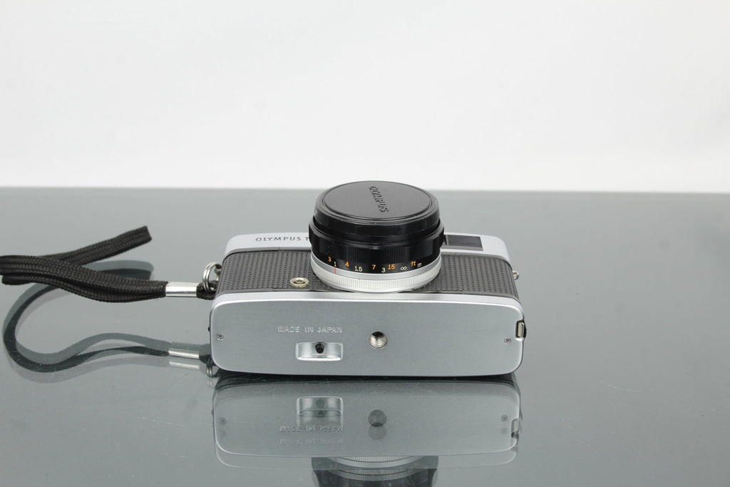 Olympus Trip 35 - Dutch|Thrift