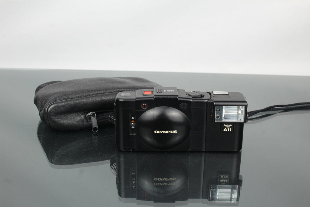 Olympus XA 2 + A11 flash - Dutch|Thrift