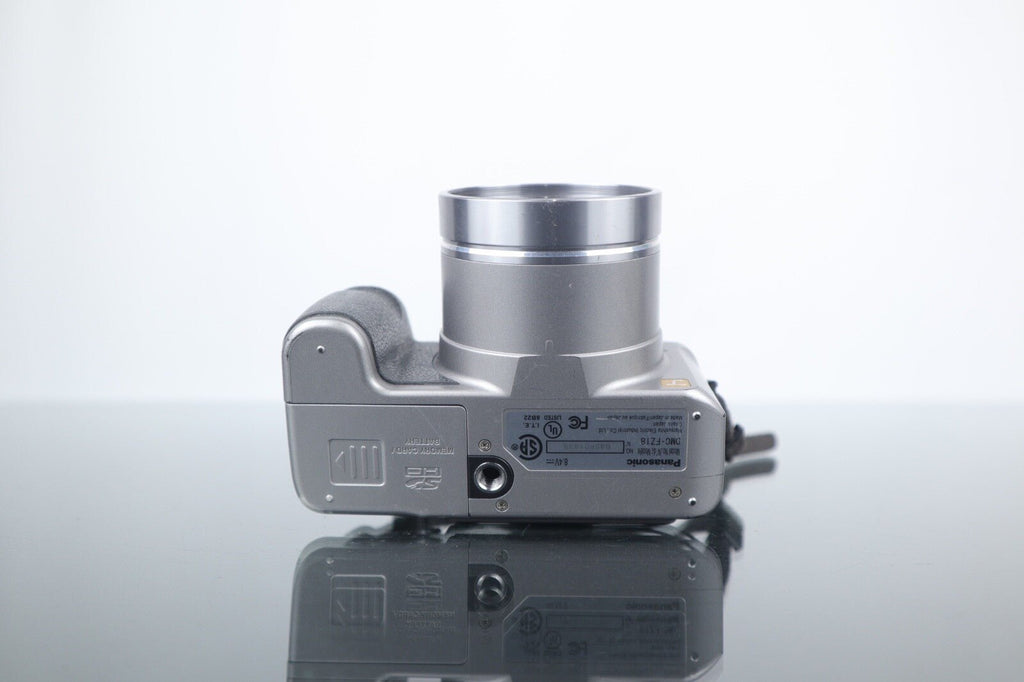 📷 Panasonic Lumix DMC - FZ8 | Digital Bridge Camera | 7.2MP | Silver - Dutch|Thrift