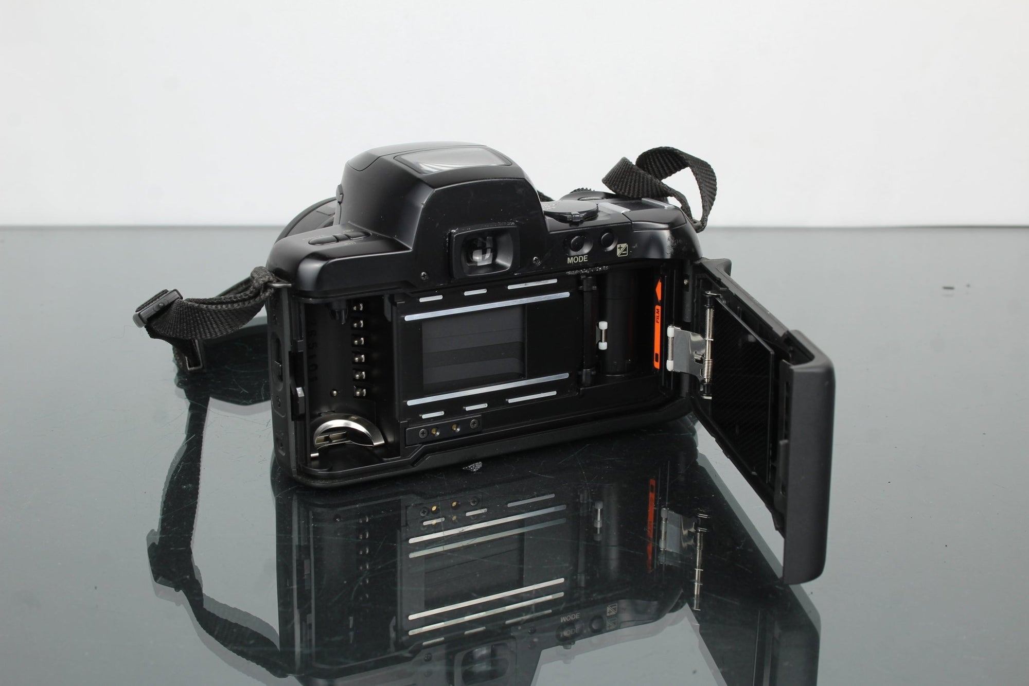 Pentax Z - 70 + SMC Pentax - F 1:4 - 5.6 35 - 80mm - Dutch|Thrift