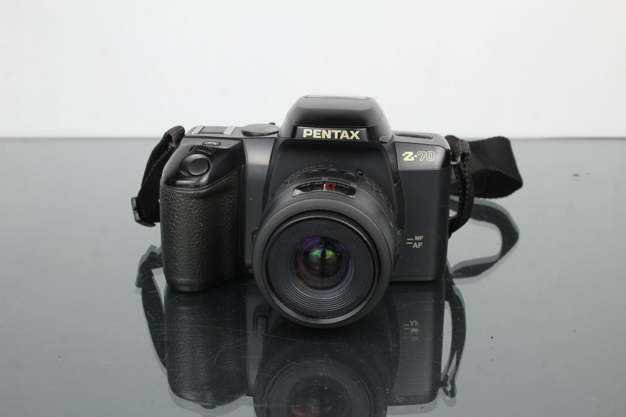 Pentax Z - 70 + SMC Pentax - F 1:4 - 5.6 35 - 80mm - Dutch|Thrift