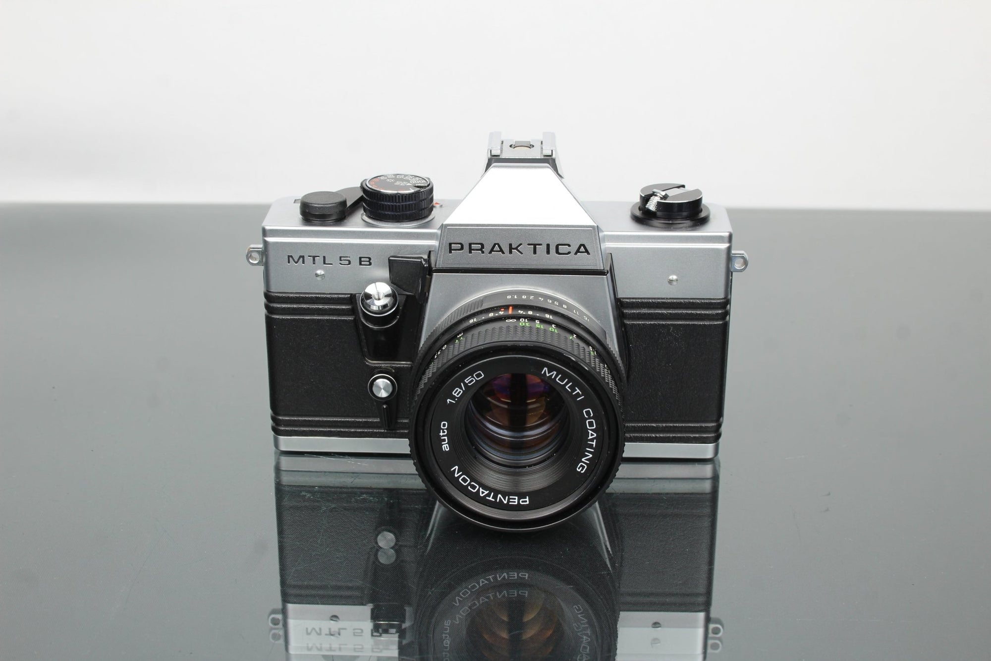 Praktika MLT 5 B + Pentacon auto 1.8/50 lens (M42 mount) - Dutch|Thrift
