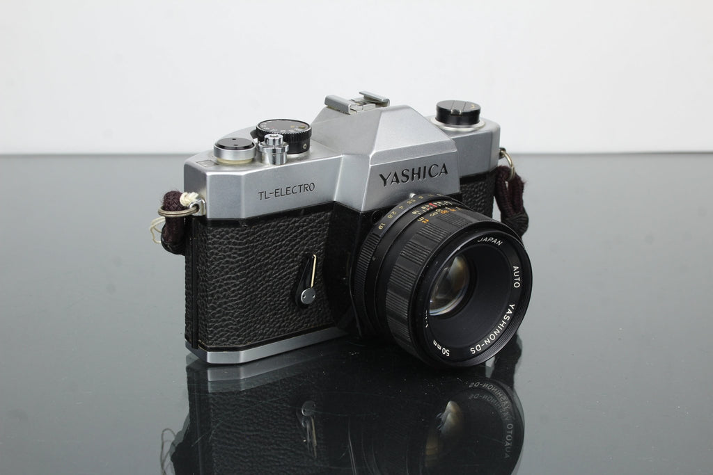 Yashica TL - electro + 50mm 1:1.9 Yashica lens - Dutch|Thrift